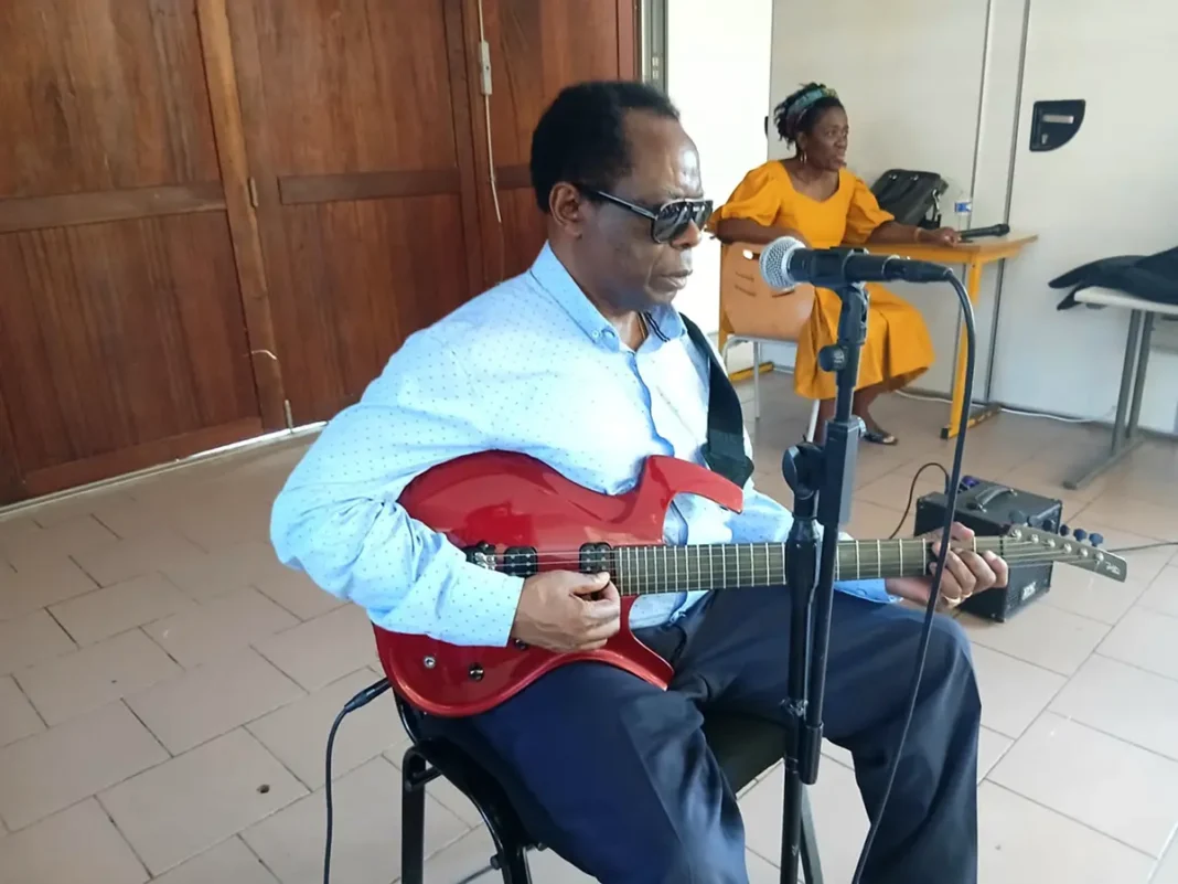 Le collège de Labattoir reçoit le chanteur André-Marie Tala pour son École Ouverte