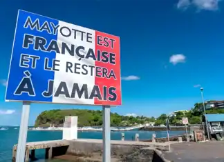 Selon le Droit international public, juridiquement, Mayotte n’est pas comorienne Selon le Droit international public, juridiquement, Mayotte n’est pas comorienne