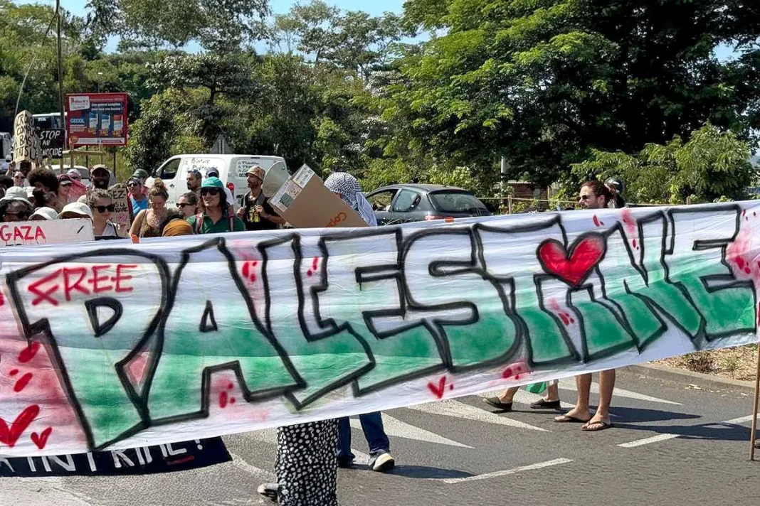A Mayotte, 200 personnes ont marché en soutien aux Palestiniens