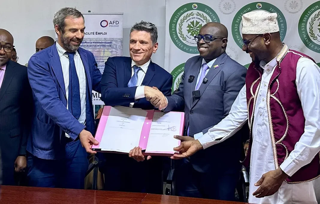 Comores : de nouveaux accords de l’Agence Française de Développement pour l’éducation et la jeunesse