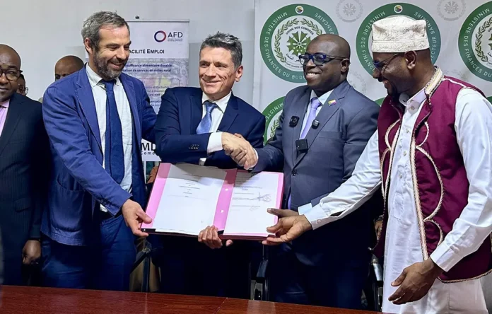 Comores : de nouveaux accords de l’Agence Française de Développement pour l’éducation et la jeunesse