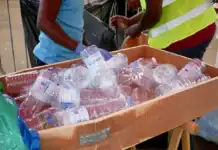 A Mayotte, des bouteilles plastiques échangées contre des denrées grâce à l’opération Doukatri A Mayotte, des bouteilles plastiques échangées contre des denrées grâce à l’opération Doukatri