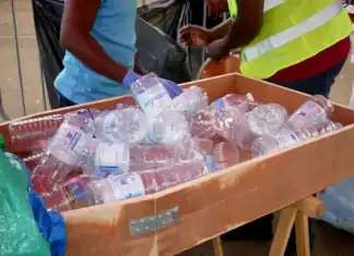 A Mayotte, des bouteilles plastiques échangées contre des denrées grâce à l’opération Doukatri A Mayotte, des bouteilles plastiques échangées contre des denrées grâce à l’opération Doukatri