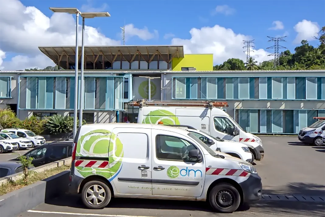 Mayotte plongée dans le noir toute la journée de mardi