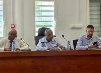 Pour lutter contre la violence : les policiers de Petite-Terre iront faire de la prévention auprès des élèves Pour lutter contre la violence : les policiers de Petite-Terre iront faire de la prévention auprès des élèves