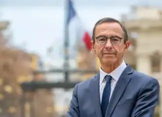 Bruno Retailleau visé par une plainte : ses propos sur les immigrés de Mayotte en cause Bruno Retailleau visé par une plainte : ses propos sur les immigrés de Mayotte en cause