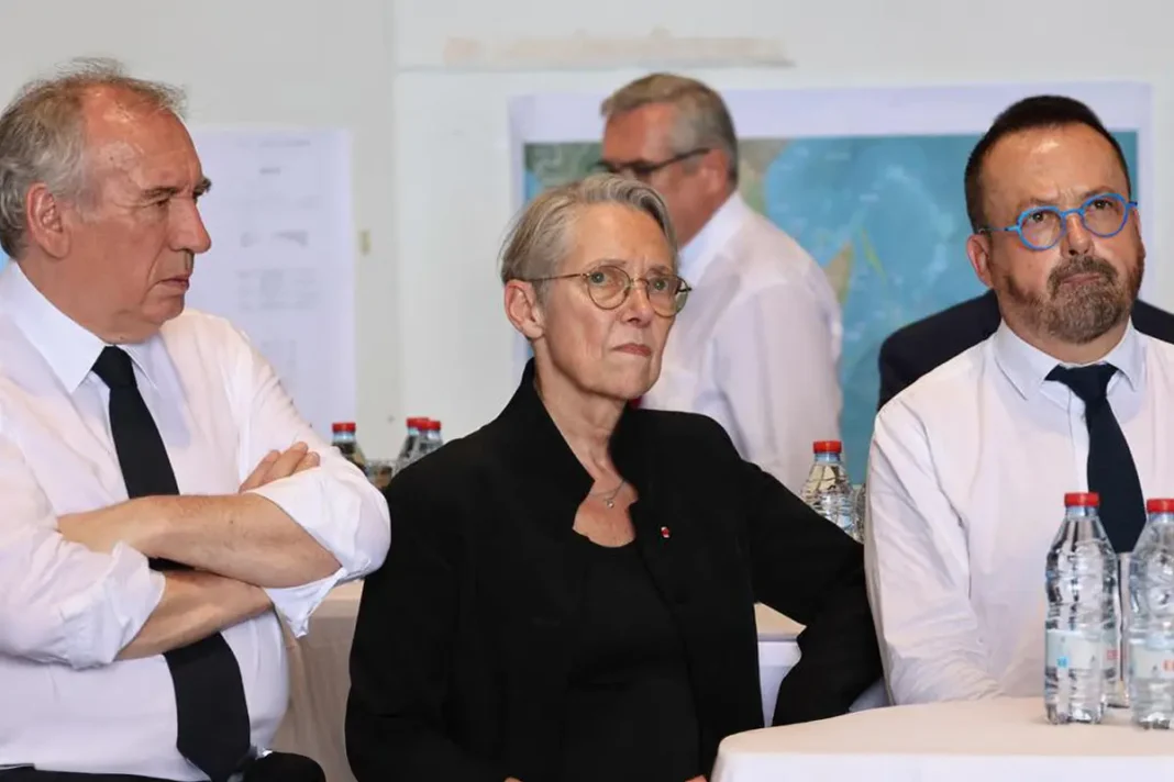 Élisabeth Borne en visite à Mayotte pour préparer la rentrée scolaire après le cyclone Chido