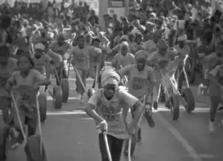 Haraka Haraka, la course de pneus de Mayotte sublimée par le cinéma Haraka Haraka, la course de pneus de Mayotte sublimée par le cinéma