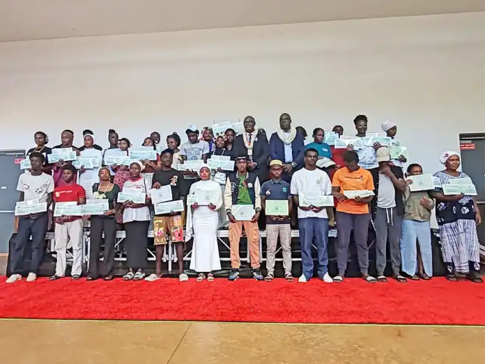 Remise des diplômes des jeunes de l’ASE 2025 : « Je voudrais remercier ma mère d’accueil d’avoir vu ma lumière. »