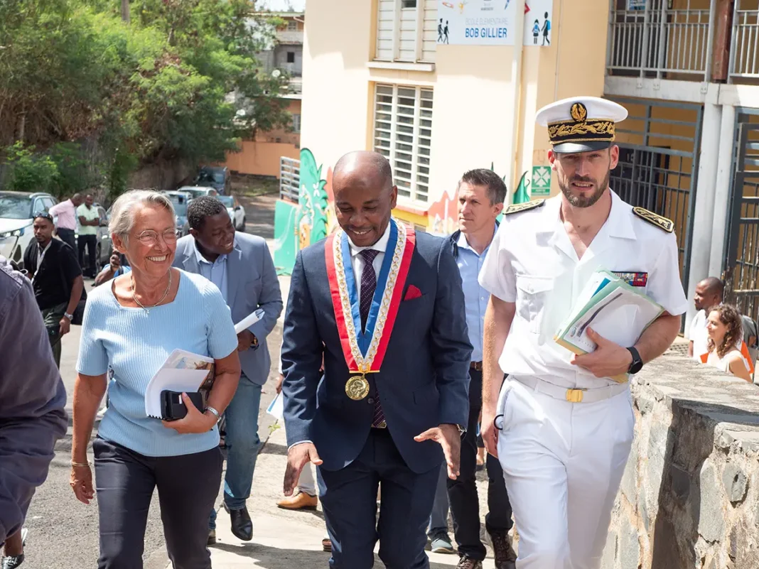 Rentrée scolaire : Élisabeth Borne en visite à Mayotte