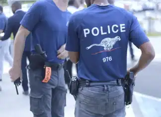 Un immigré clandestin se prend une balle dans le dos Un immigré clandestin se prend une balle dans le dos