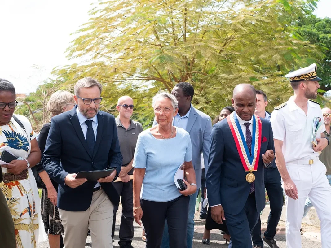 Visite d’Élisabeth Borne à Mayotte : « L’avenir du territoire, c’est sa jeunesse »