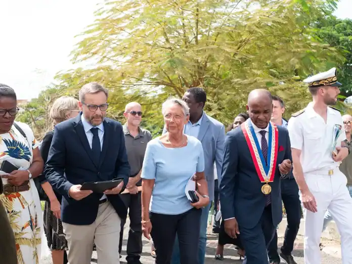 Visite d’Élisabeth Borne à Mayotte : « L’avenir du territoire, c’est sa jeunesse » Visite d’Élisabeth Borne à Mayotte : « L’avenir du territoire, c’est sa jeunesse »