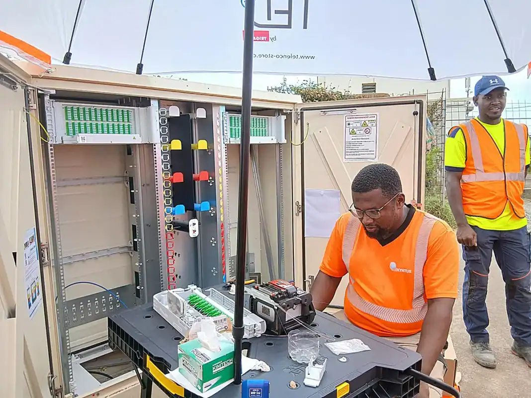 De « l’effet d’annonce » au « concret » : Orange dévoile ses installations pour la fibre optique à Koungou De « l’effet d’annonce » au « concret » : Orange dévoile ses installations pour la fibre optique à Koungou