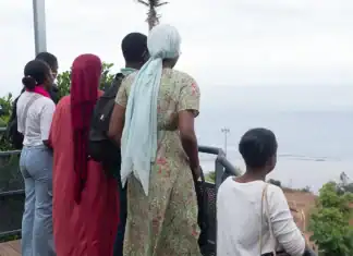 Les « élèves pairs » pour prévenir les conflits scolaires Les « élèves pairs » pour prévenir les conflits scolaires