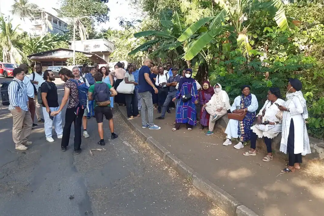 Parents, professeurs et élèves du lycée de Sada en grève