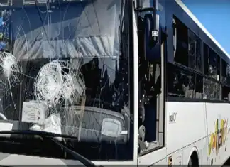 Violente agression contre un chauffeur de bus scolaire à Majicavo Koropa Violente agression contre un chauffeur de bus scolaire à Majicavo Koropa