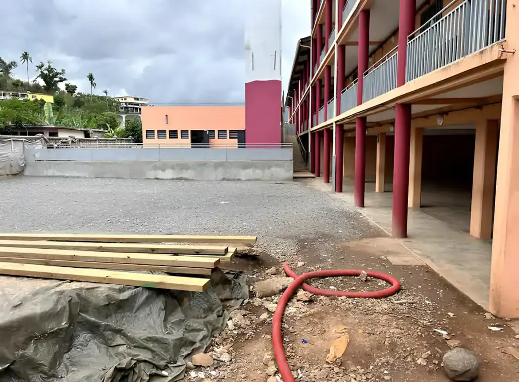 Chiconi : les enseignants en droit de retrait, la mairie défend une solution provisoire