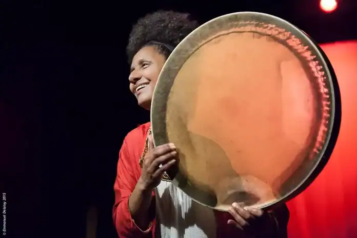 Des ateliers de chant et de libération avec Nawal à Mayotte