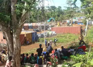 Immigration illégale à Mayotte : lâchés dans la nature, qu’adviendra-t-il d’eux ? Immigration illégale à Mayotte : lâchés dans la nature, qu’adviendra-t-il d’eux ?