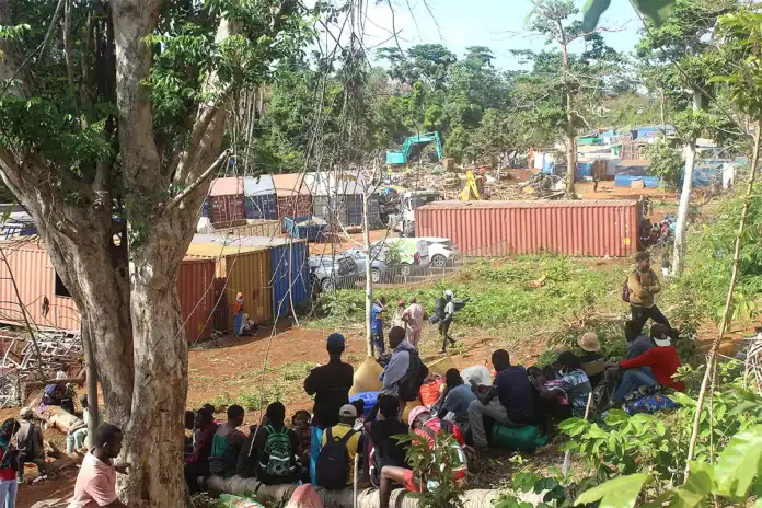 Immigration illégale à Mayotte : lâchés dans la nature, qu’adviendra-t-il d’eux ? Immigration illégale à Mayotte : lâchés dans la nature, qu’adviendra-t-il d’eux ?