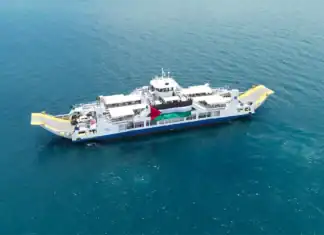 Le collectif Bargestine hisse le drapeau palestinien sur une barge Le collectif Bargestine hisse le drapeau palestinien sur une barge