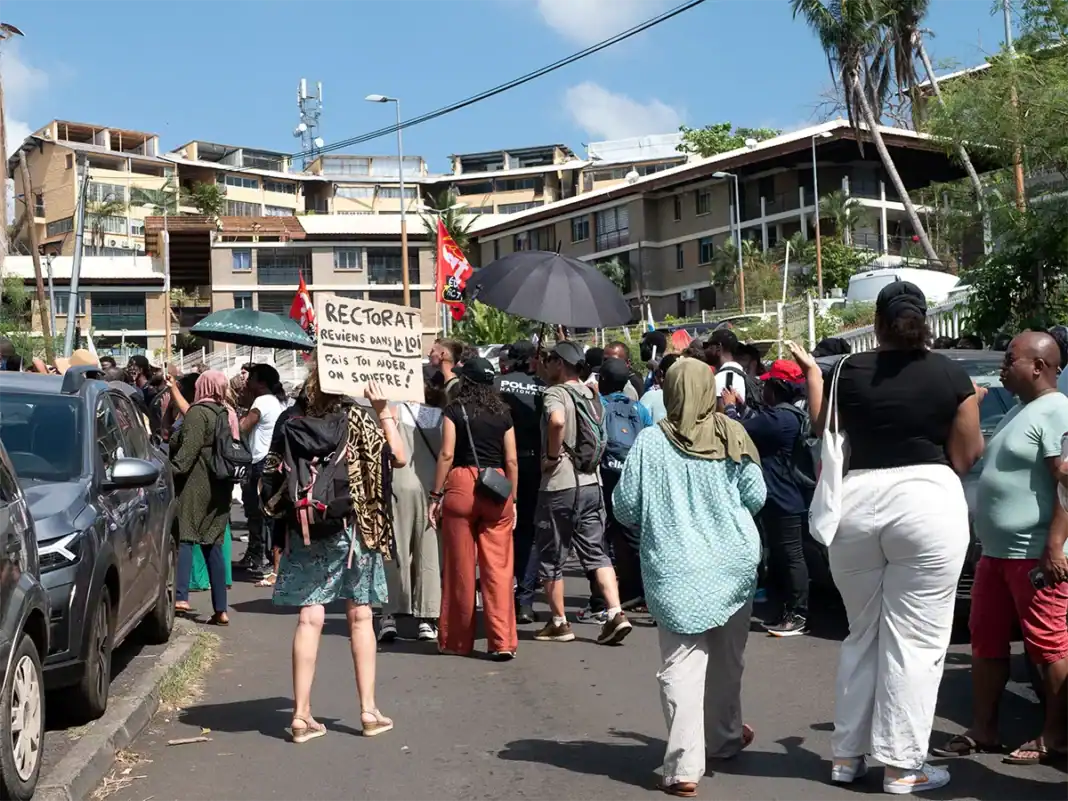 « Pas de paie, pas de travail » : les enseignants de Mayotte à bout de patience