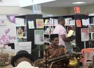 Salon du livre : « Un pont entre îles et continents » Salon du livre : "Un pont entre îles et continents"