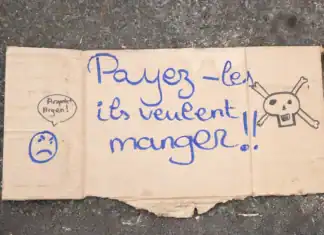 Au rectorat de Mayotte, la crise des salaires impayés s’enlise Au rectorat de Mayotte, la crise des salaires impayés s'enlise