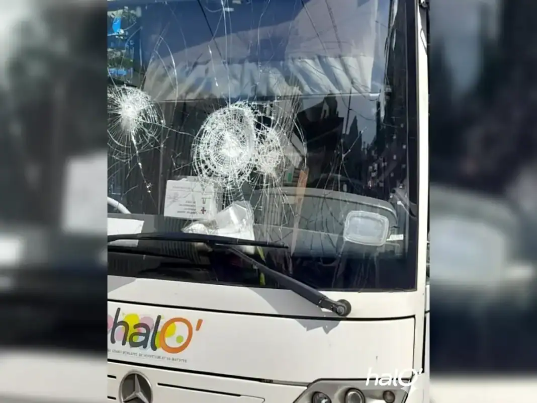 Nouveau guet-apens à Majicavo-Koropa : des bus attaqués, des élèves blessés et des chauffeurs sous le choc