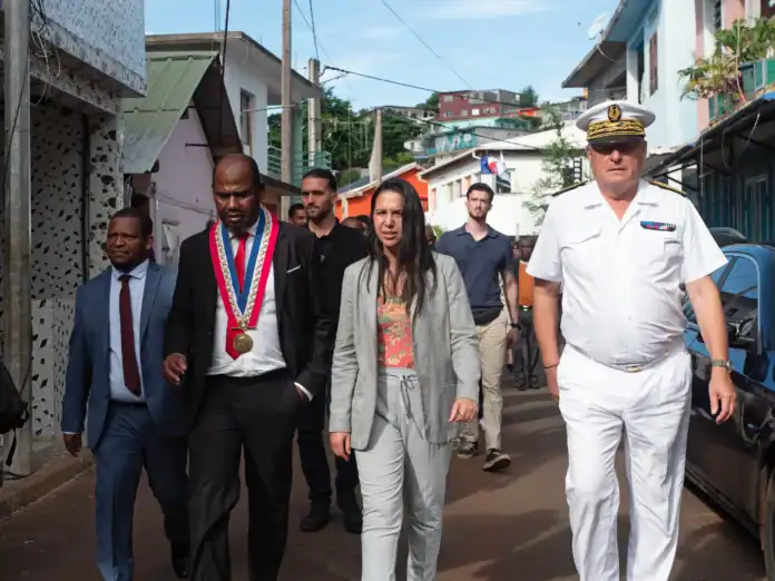 À M’Tsamboro, un dernier jour au plus près des habitants pour la ministre des Outre-mer