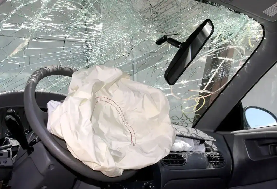 Accident mortel sur la route des Tamarins à la Réunion : l’airbag Takata mis en cause par l’autopsie