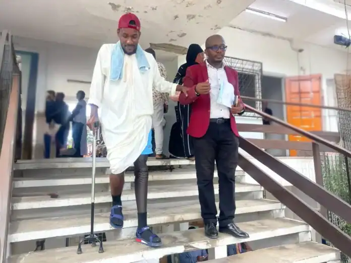 Comores : amputé de sa jambe, il poursuit en justice l’hôpital national