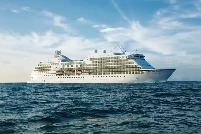 Mayotte ouvre sa saison des croisières avec l’escale du Seven Seas Navigator