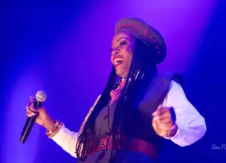 Un an après le cyclone Chido : France Télévisions mobilise ses antennes pour raconter la reconstruction de l’île Un an après le cyclone Chido : France Télévisions mobilise ses antennes pour raconter la reconstruction de l’île