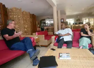 « À Mayotte comme en Angleterre, des gens arrivent sans cesse » « À Mayotte comme en Angleterre, des gens arrivent sans cesse »