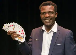 Afghan Descartes, un magicien formé par la curiosité Afghan Descartes, un magicien formé par la curiosité