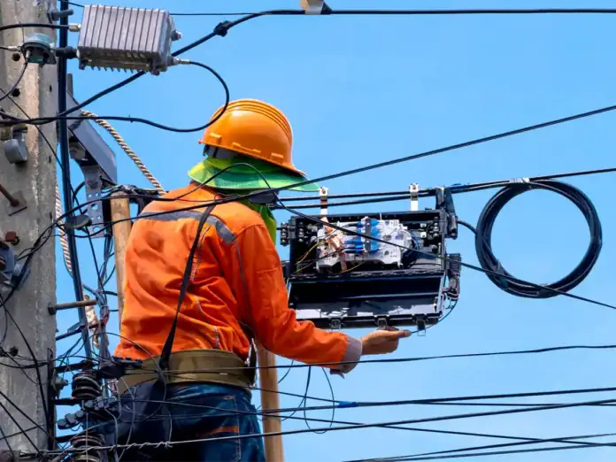 Déploiement de la fibre optique en Petite-Terre Déploiement de la fibre optique en Petite-Terre