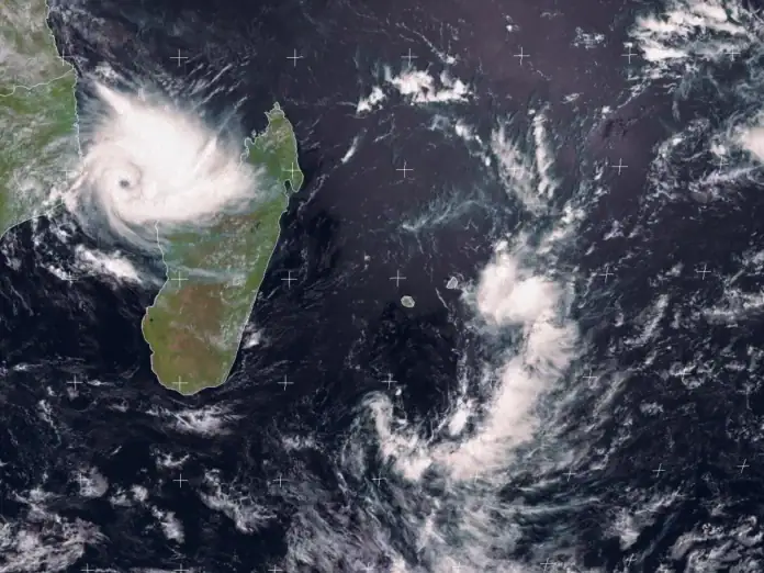 Deux perturbations météorologiques arrosent la sous-région, Madagascar en ligne de mire Deux perturbations météorologiques arrosent la sous-région, Madagascar en ligne de mire