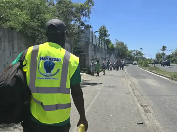 Droit de retrait des parents relais lundi