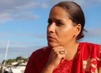 Estelle Youssouffa fait volte-face et votera la motion de censure contre le gouvernement Estelle Youssouffa fait volte-face et votera la motion de censure contre le gouvernement