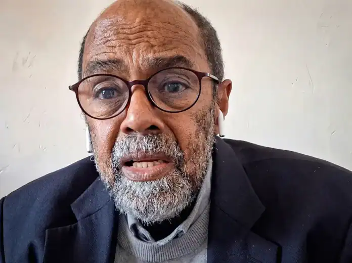 Frénésie révisionniste aux Comores : une révision de l’histoire à marche forcée et sans sourciller