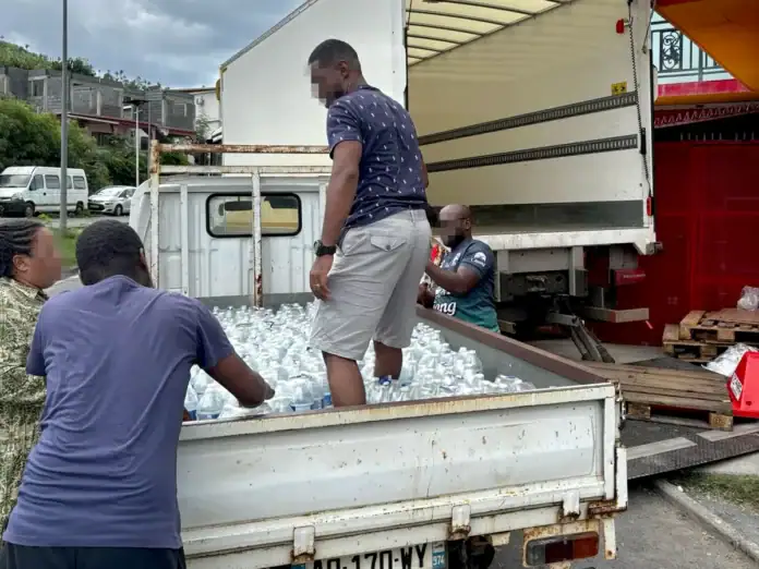 L’eau à prix cassé, la dignité en option à Mayotte L’eau à prix cassé, la dignité en option à Mayotte