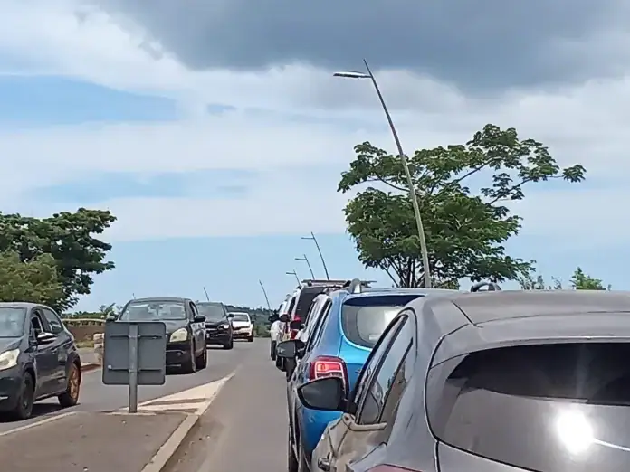 Circulation routière à Mayotte : ces bouchons à n’en plus finir sur la route du Sud