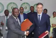 Comores : l’AFD apporte une aide 700 000 euros aux retraités Comores : l’AFD apporte une aide 700 000 euros aux retraités