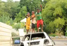 De plus en plus d’enfants non-scolarisés à Mayotte De plus en plus d’enfants non-scolarisés à Mayotte