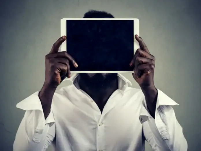 La préfecture de Mayotte alerte sur les faux comptes de personnalités sur les réseaux sociaux