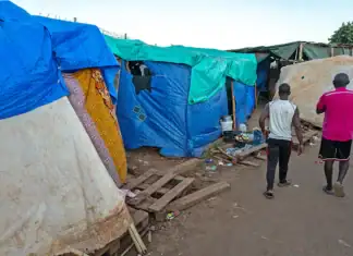 Un arrêté préfectoral ordonne la destruction de l’entrée du camp de migrants autour de la STEP de Mamoudzou Sud Un arrêté préfectoral ordonne la destruction de l’entrée du camp de migrants autour de la STEP de Mamoudzou Sud