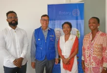 À Mayotte, le gouverneur du Rotary vient soutenir l’action des clubs À Mayotte, le gouverneur du Rotary vient soutenir l’action des clubs