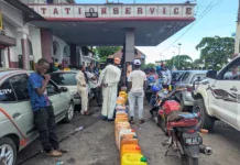 Comores : les bidons interdits dans les stations-service pour limiter la panique Comores : les bidons interdits dans les stations-service pour limiter la panique